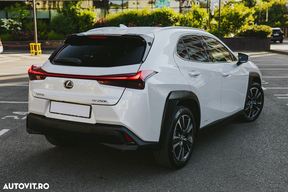 Lexus UX 200 FWD Business - 12