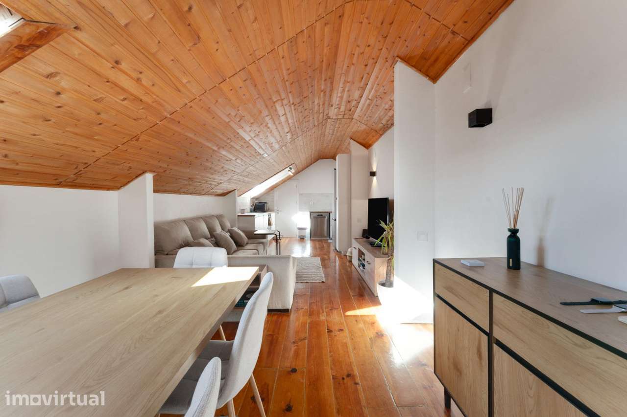T2 em Águas-Furtadas com Cozinha Renovada | Avenidas Novas, Lisboa - Grande imagem: 4/21