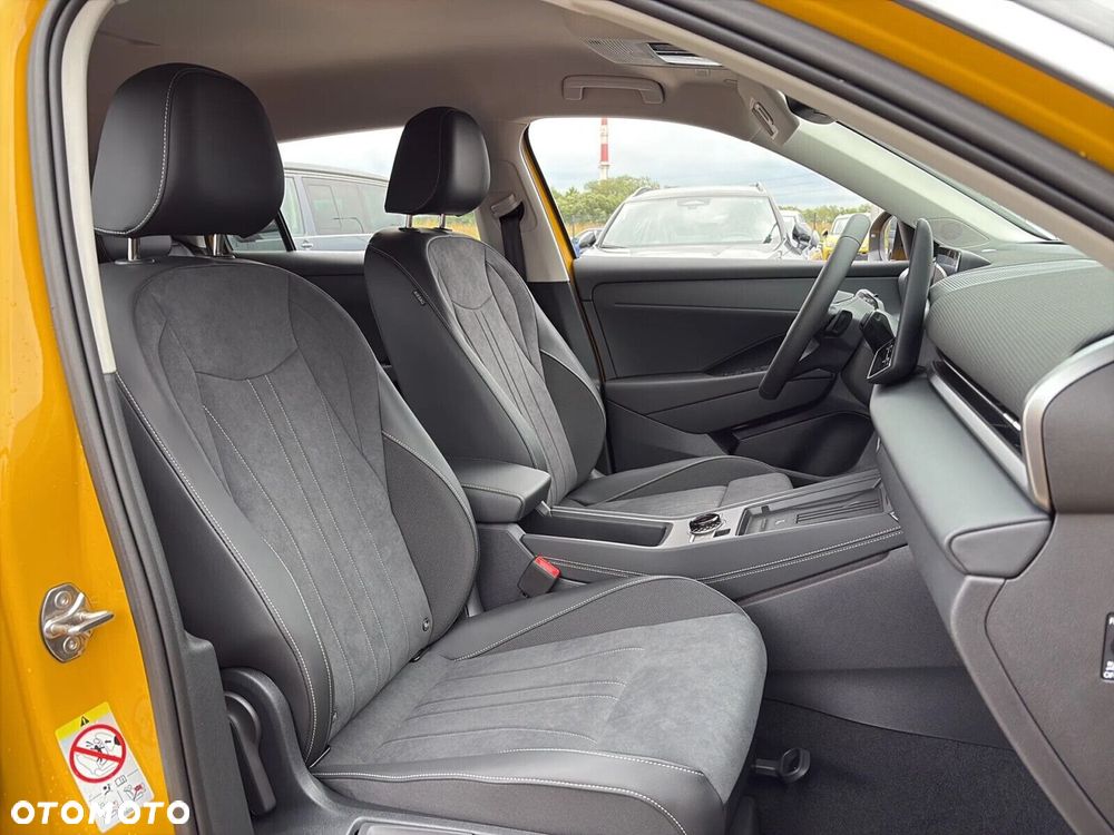 Volkswagen T-Roc 1.5 eTSI Style DSG - 24