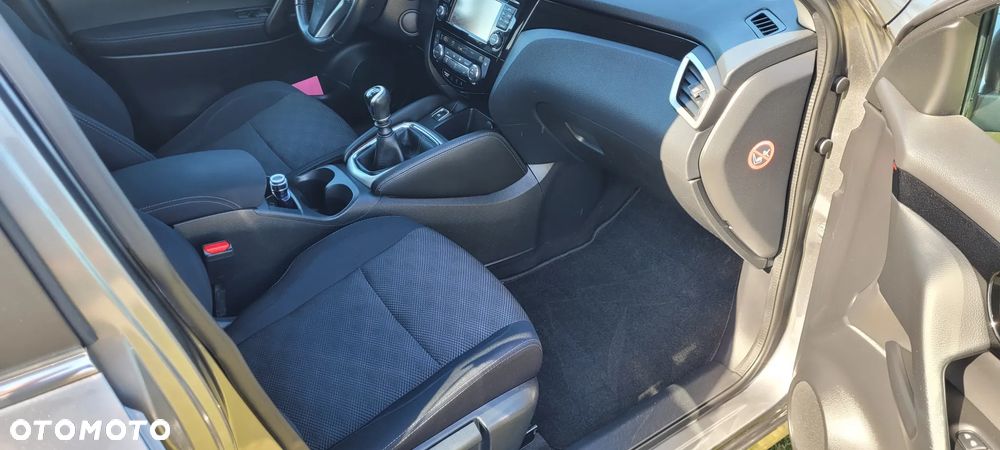 Nissan Qashqai 1.5 dCi N-Connecta EU6 - 17