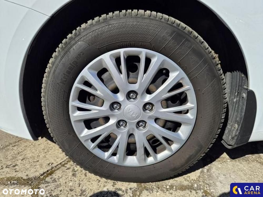 Kia Ceed - 12