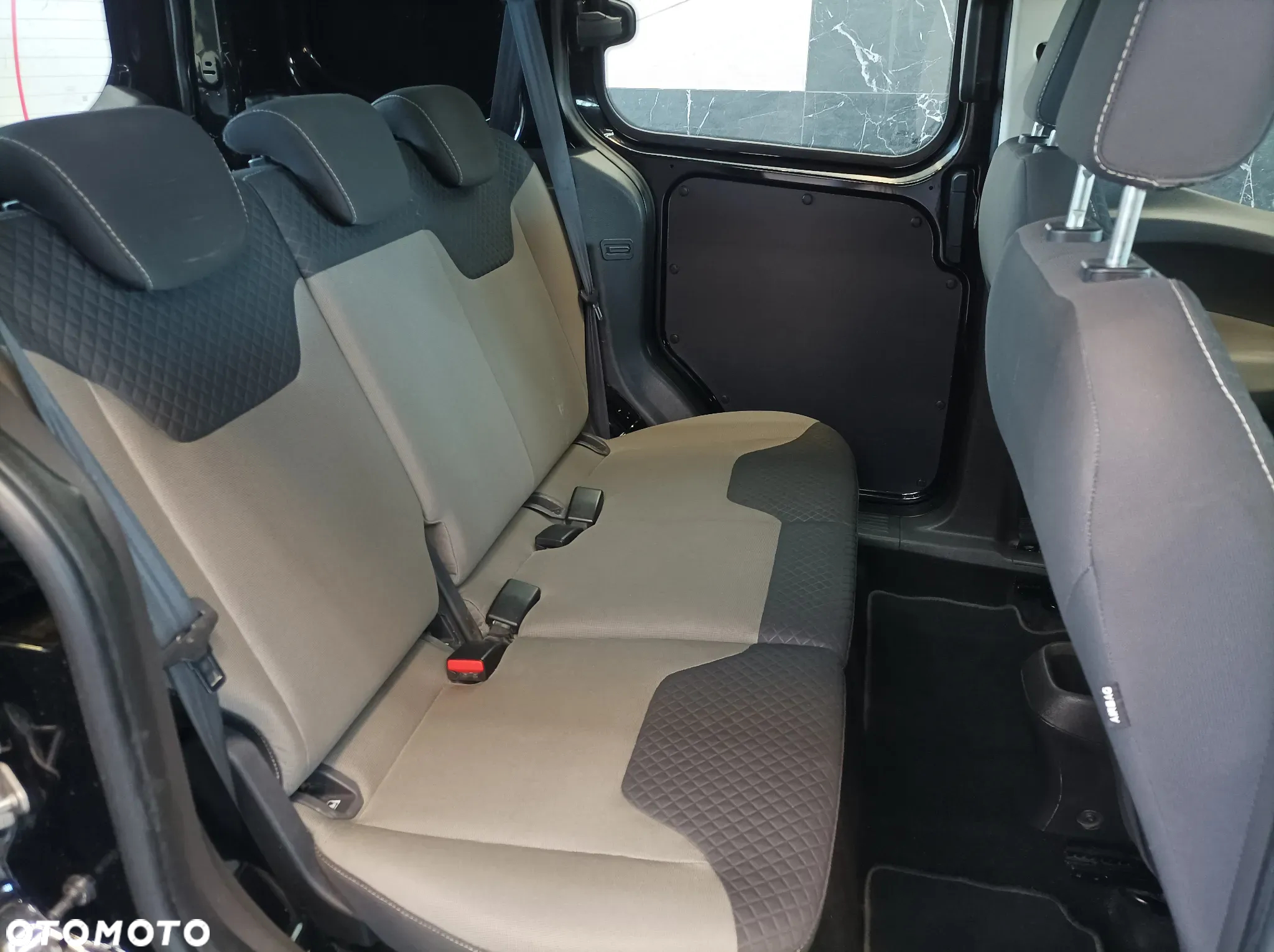 Ford Transit Courier S&S Trend - 26