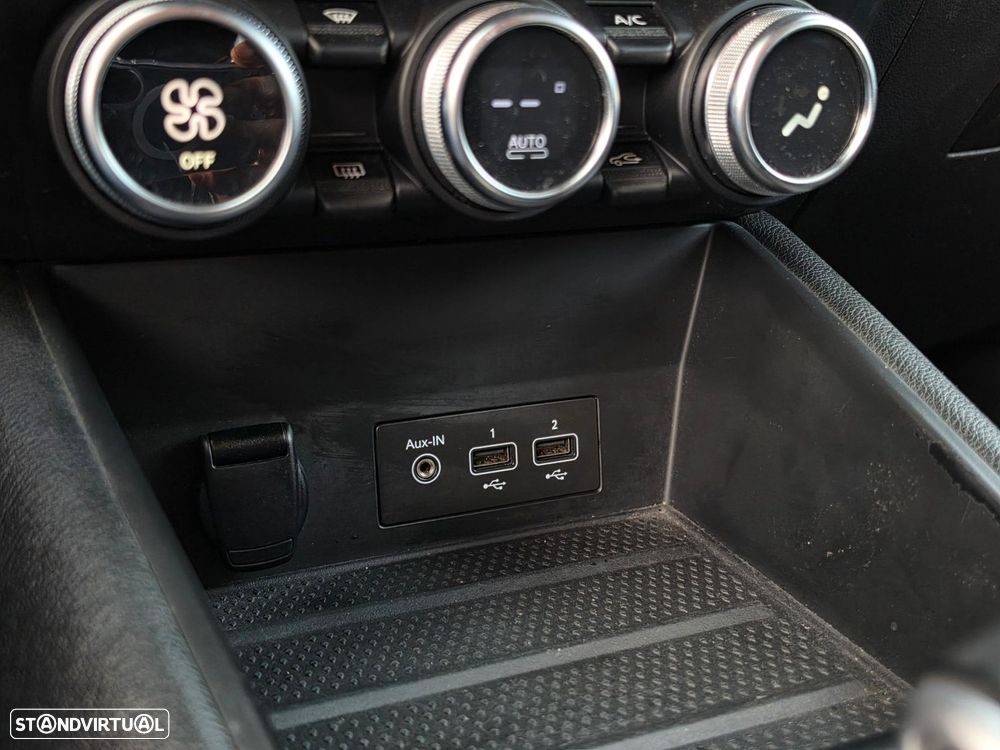 Renault Captur E-TECH 160 INTENS - 29