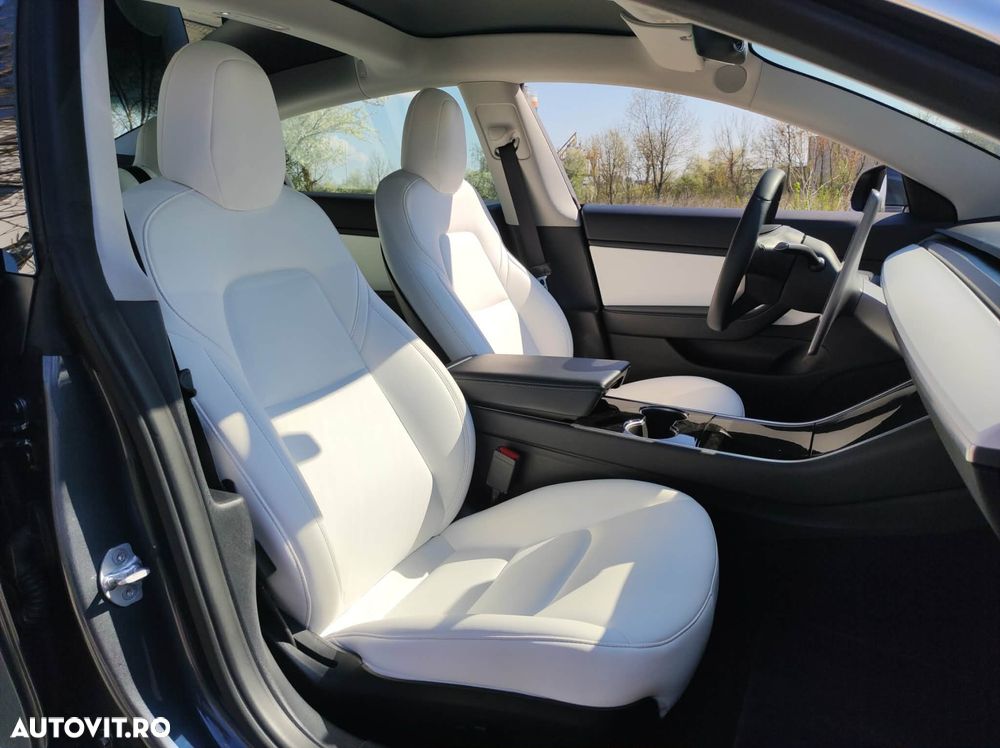 Tesla Model 3 - 11