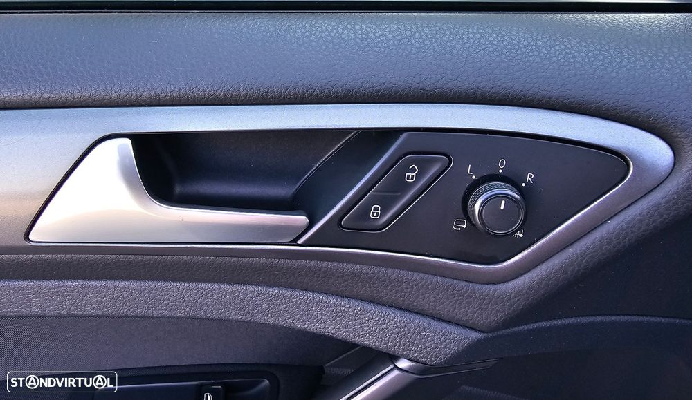 VW Golf 1.6 TDI Confortline - 18