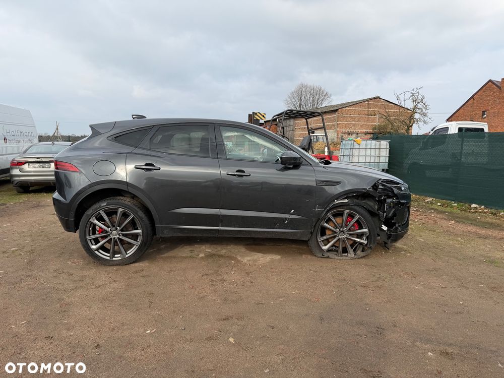 Jaguar E-Pace P300 AWD R-Dynamic HSE - 13