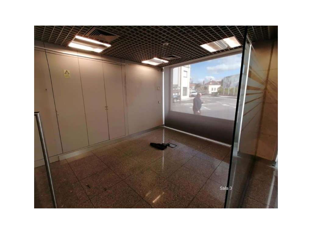 Loja com 140m2 em São Miguel do Rio Torto e Rossio Ao Sul do Tejo - Grande imagem: 5/8