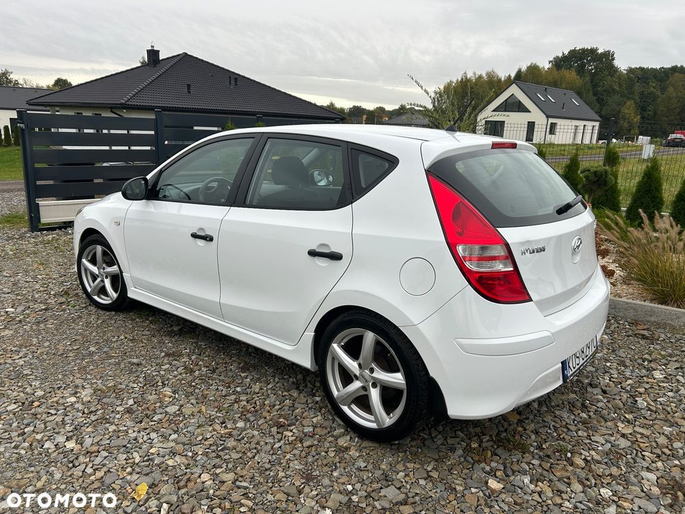 Hyundai I30 2010 photo 4