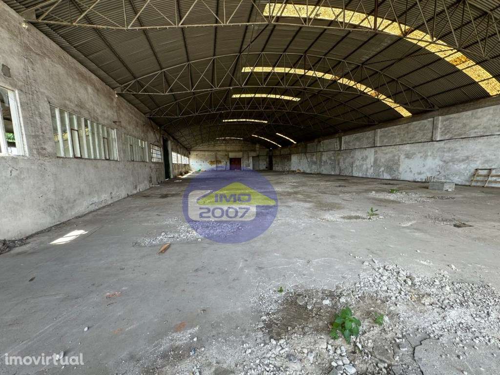 Armazém em Santa Maria de Lamas - Grande imagem: 5/21