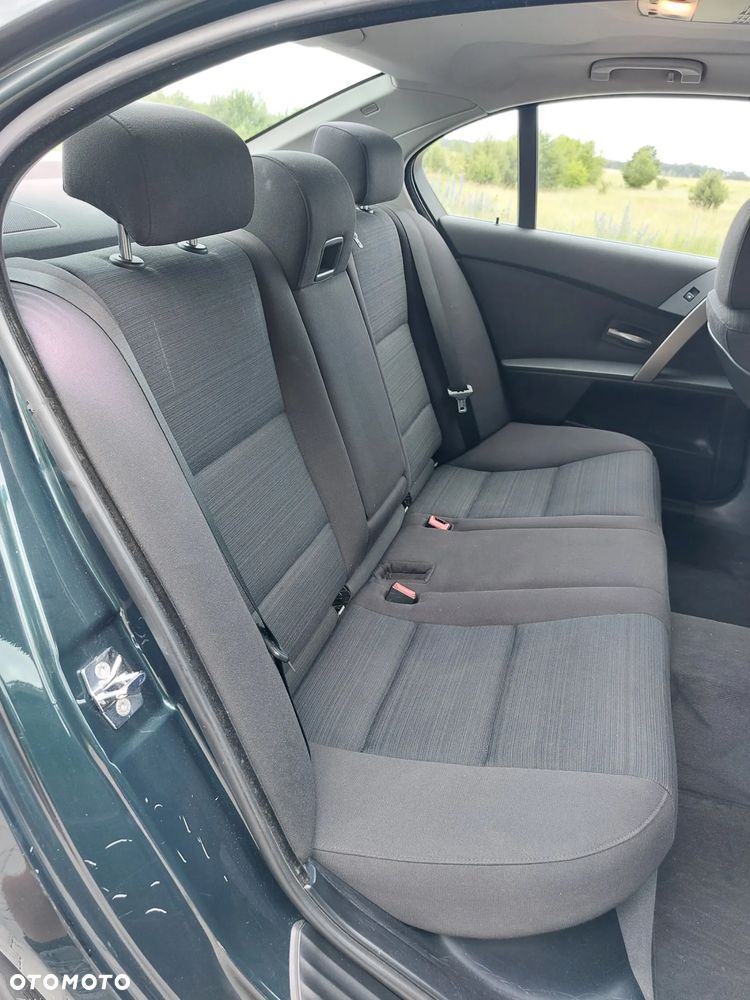 BMW Seria 5 525i - 30