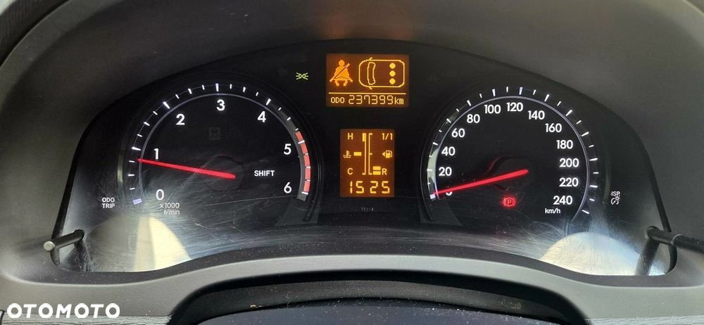 Toyota Avensis 2.0 D-4D Sol - 11