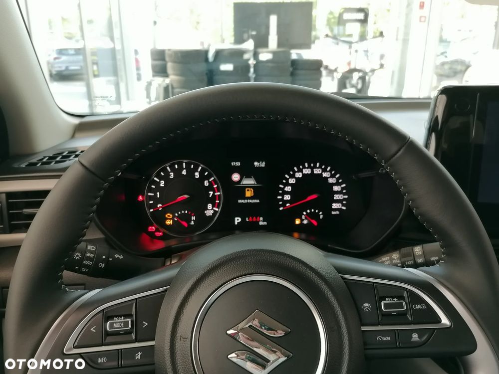 Suzuki Swift 1.2 Dualjet SHVS Premium Plus CVT - 11