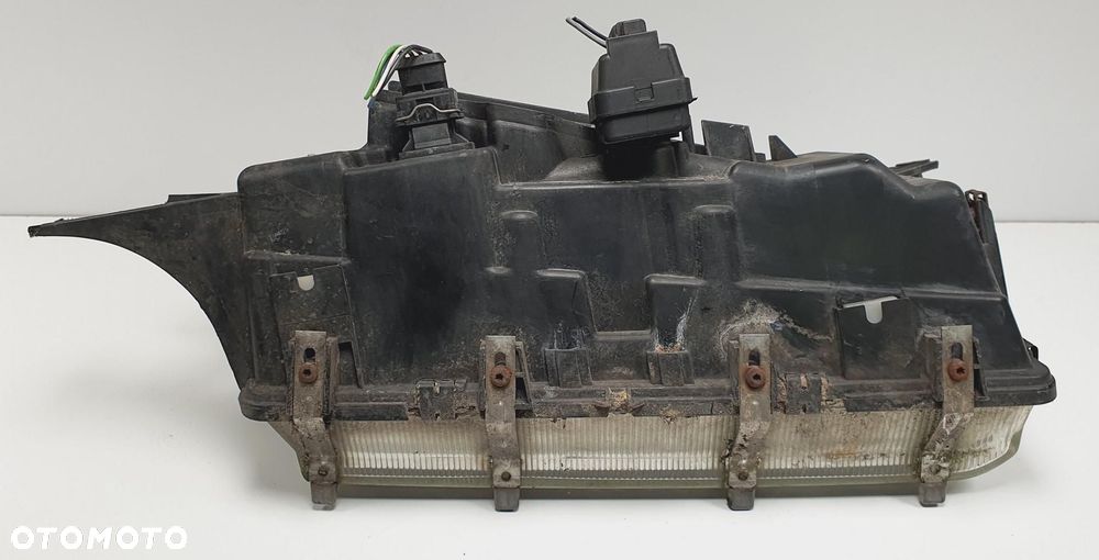 LAMPA LEWA PRZEDNIA PRZÓD VOLVO V90 I EUROPA - 5