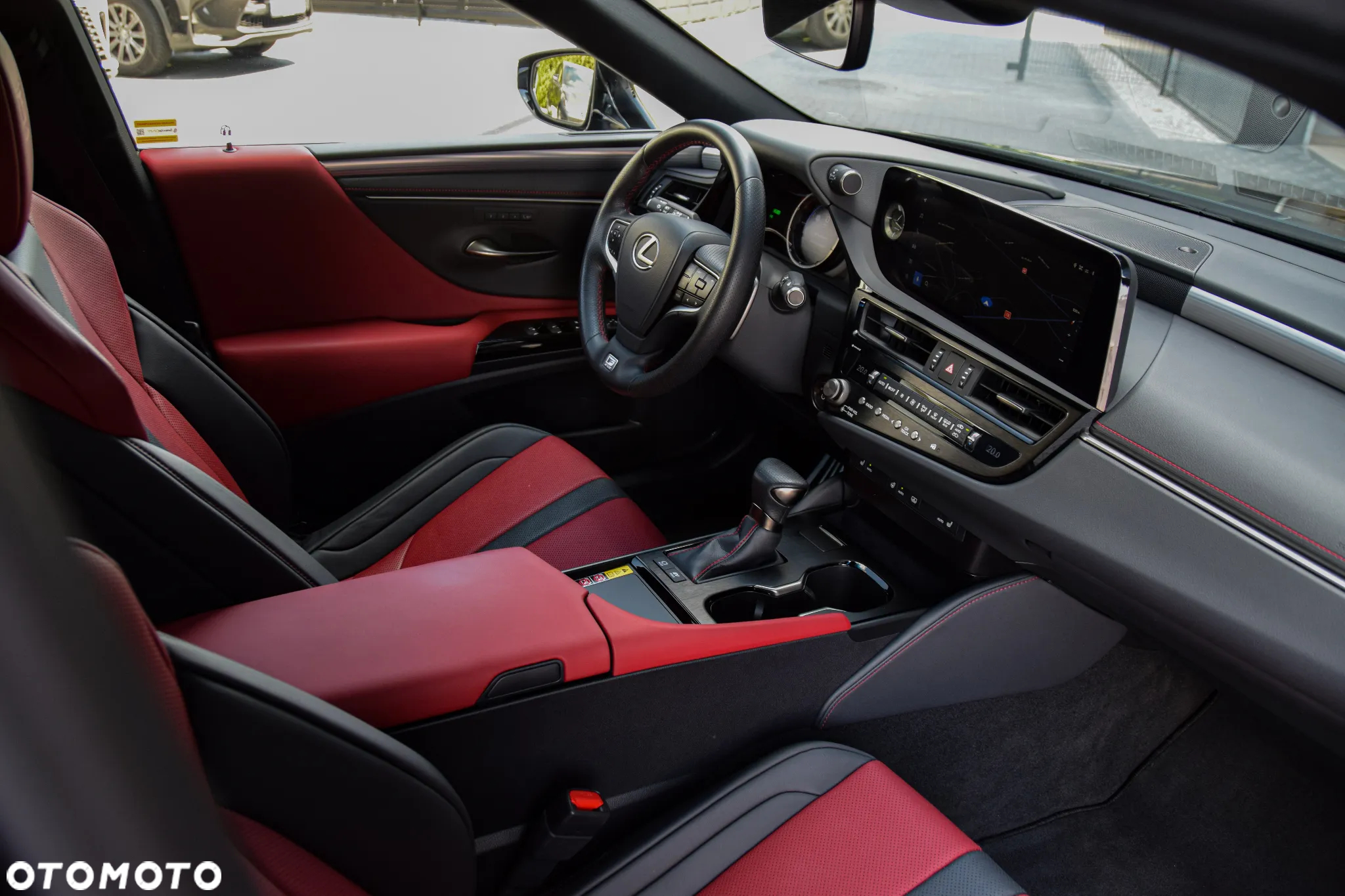 Lexus ES 300h F Sport Edition - 4