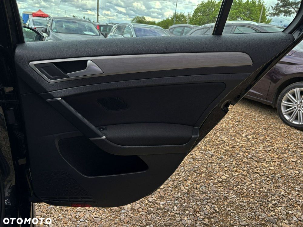 Volkswagen Golf 1.4 TSI BMT Comfortline - 21