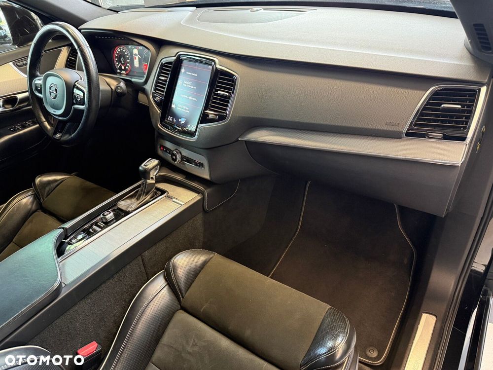Volvo XC 90 - 21