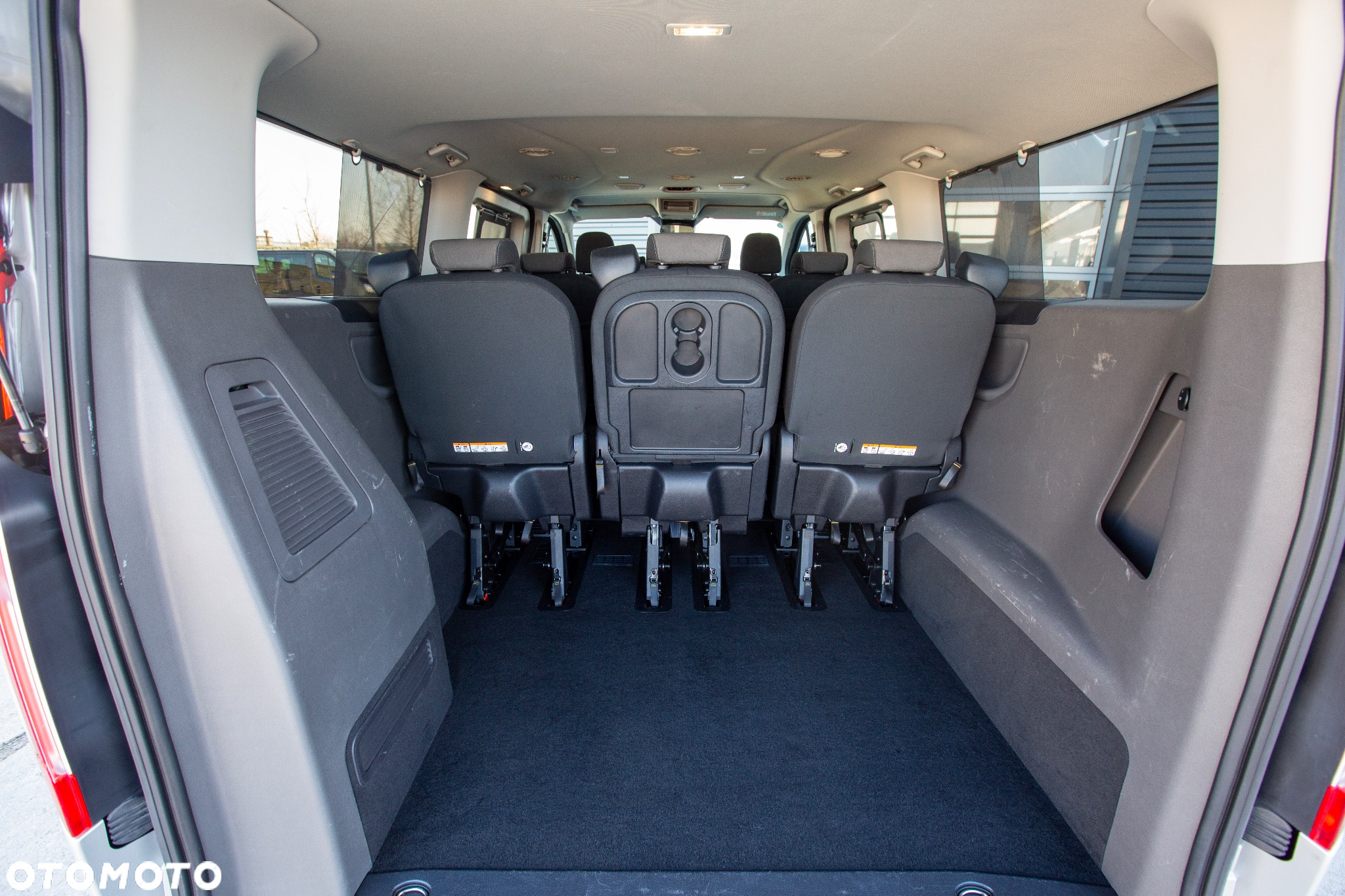 Ford Tourneo Custom - 11