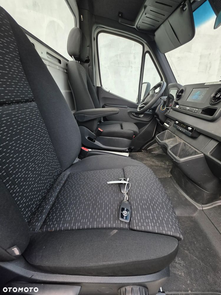 Mercedes-Benz Sprinter - 19