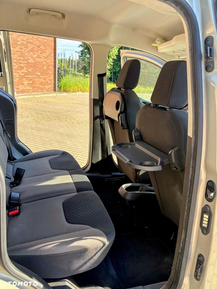 Ford Tourneo Courier 1.5 TDCi Titanium - 14