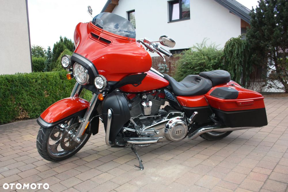 Harley-Davidson CVO Street Glide - 1