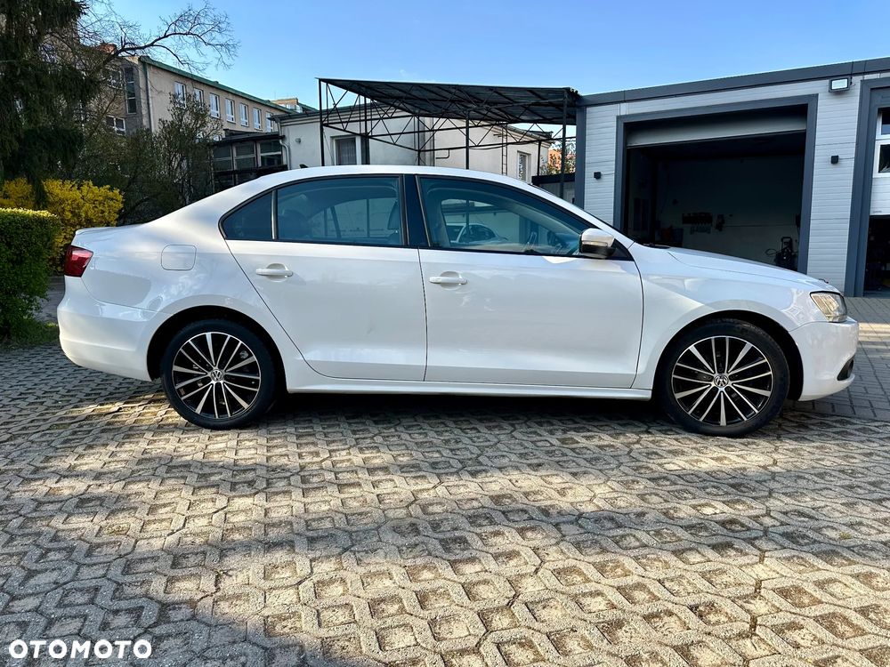 Volkswagen Jetta 2.0 TDI Highline CityLine DSG - 14