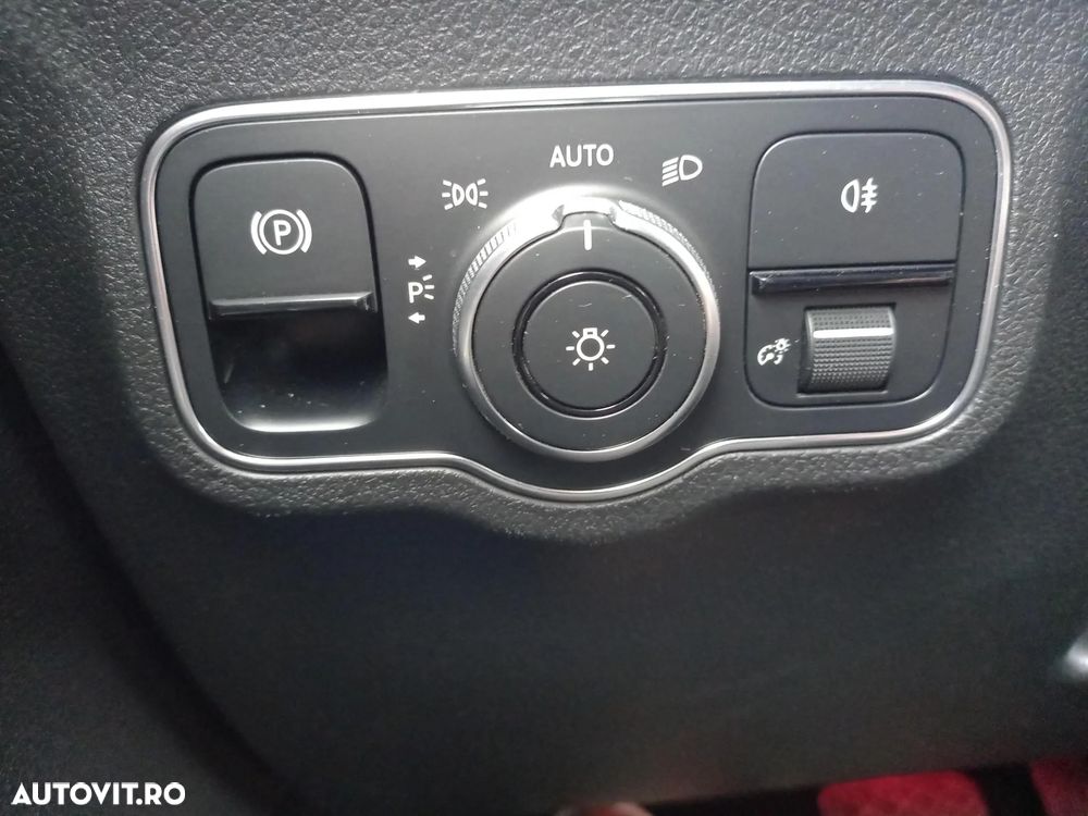 Mercedes-Benz GLB 200 d 4Matic 8G-DCT - 20