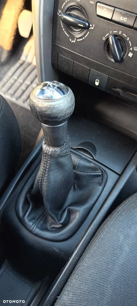 Peugeot 207 1.6 HDi - 12