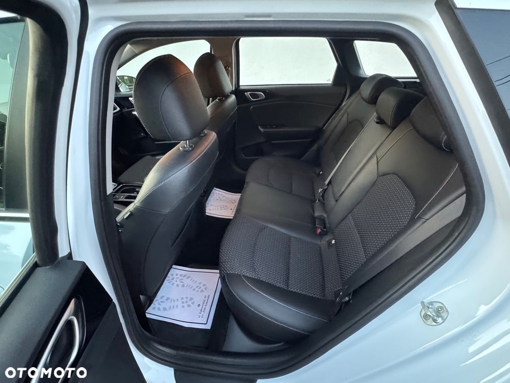 Kia Ceed - 24