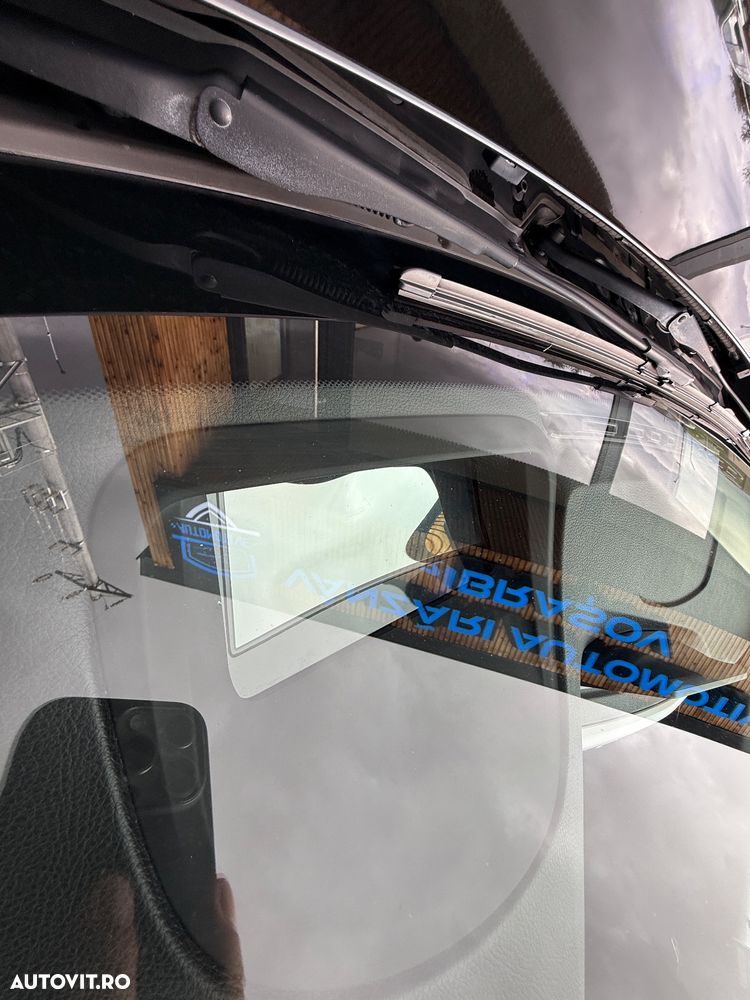BMW Seria 3 318d Touring Aut. Luxury Line - 29