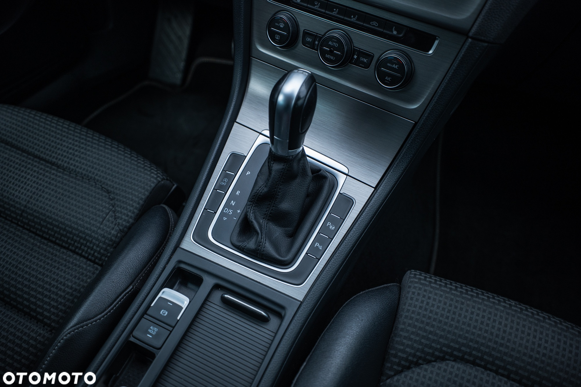 Volkswagen Golf - 18