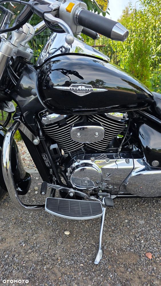 Suzuki Intruder - 7