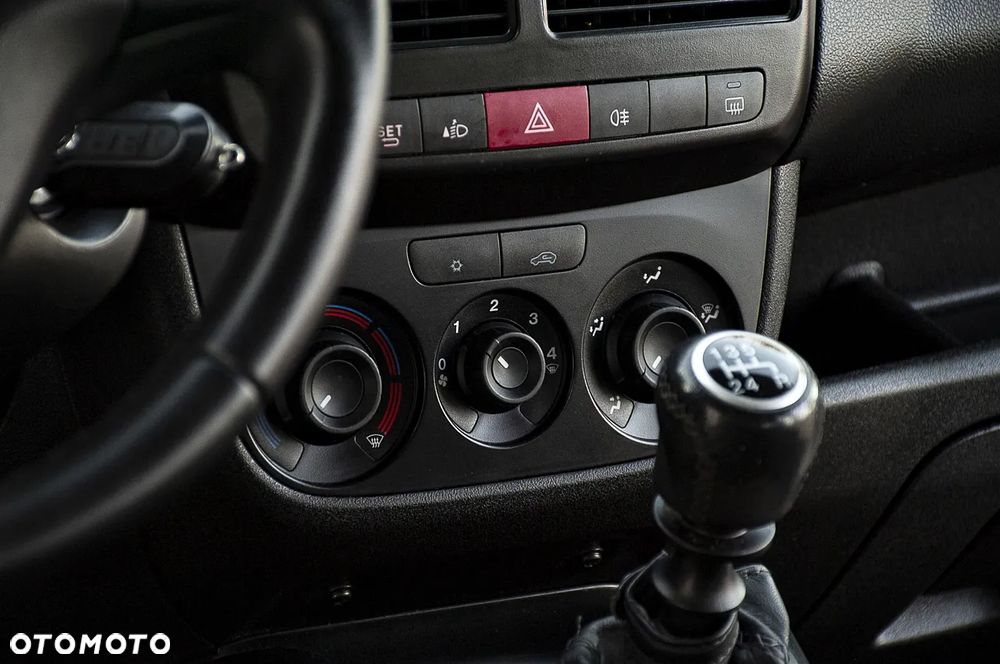 Opel Combo 1.4 Cosmo Eu6 - 29