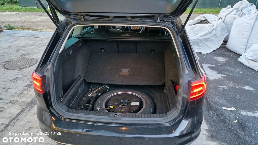 Volkswagen Passat - 18