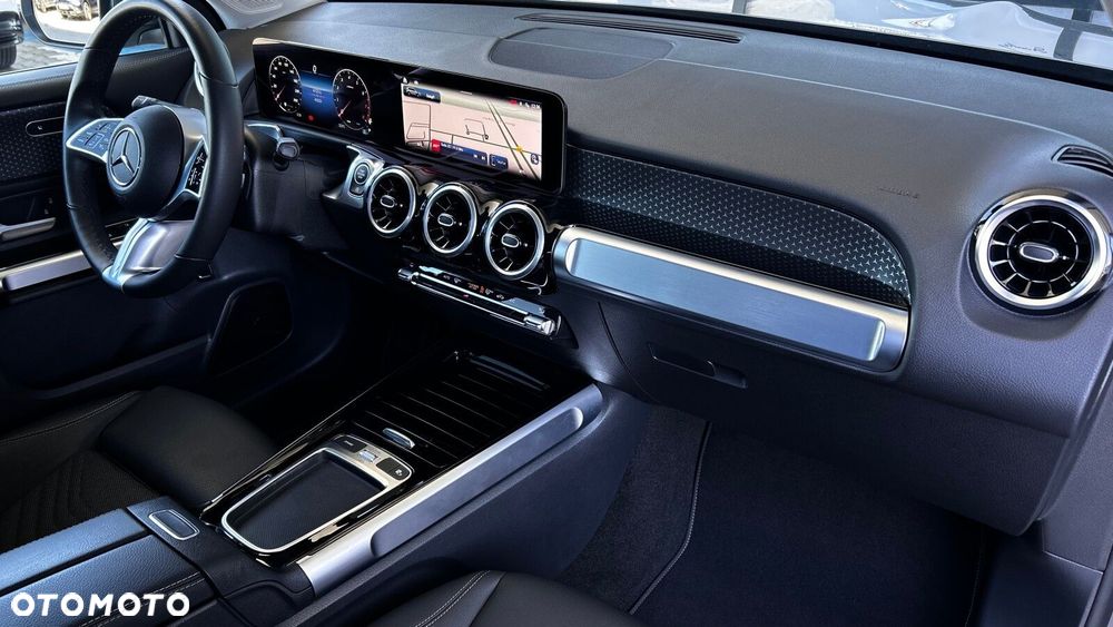 Mercedes-Benz GLB - 23
