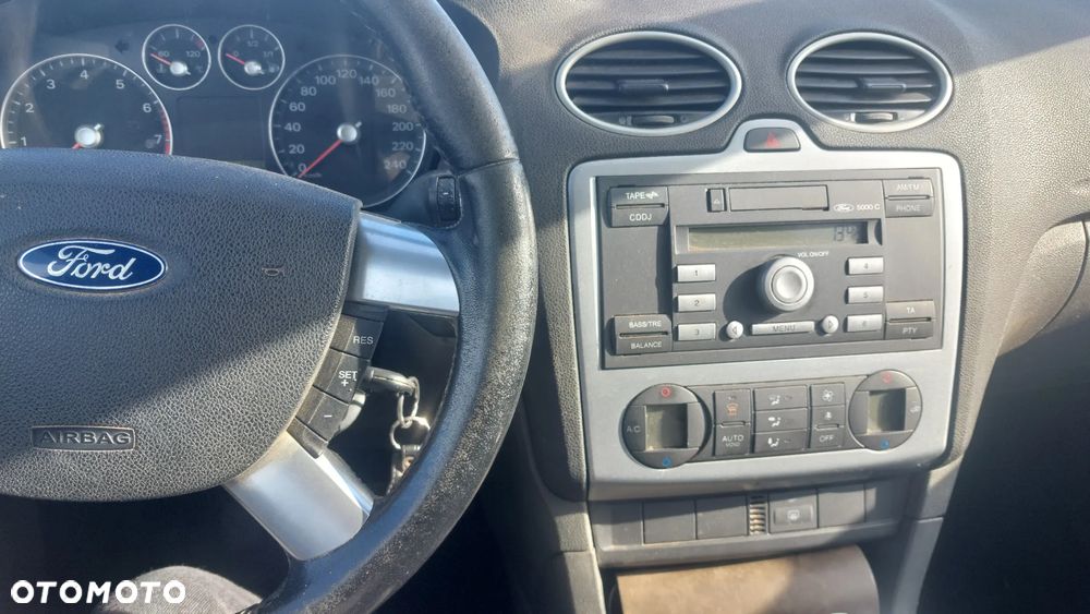 Ford Focus 1.6 16V Titanium - 17