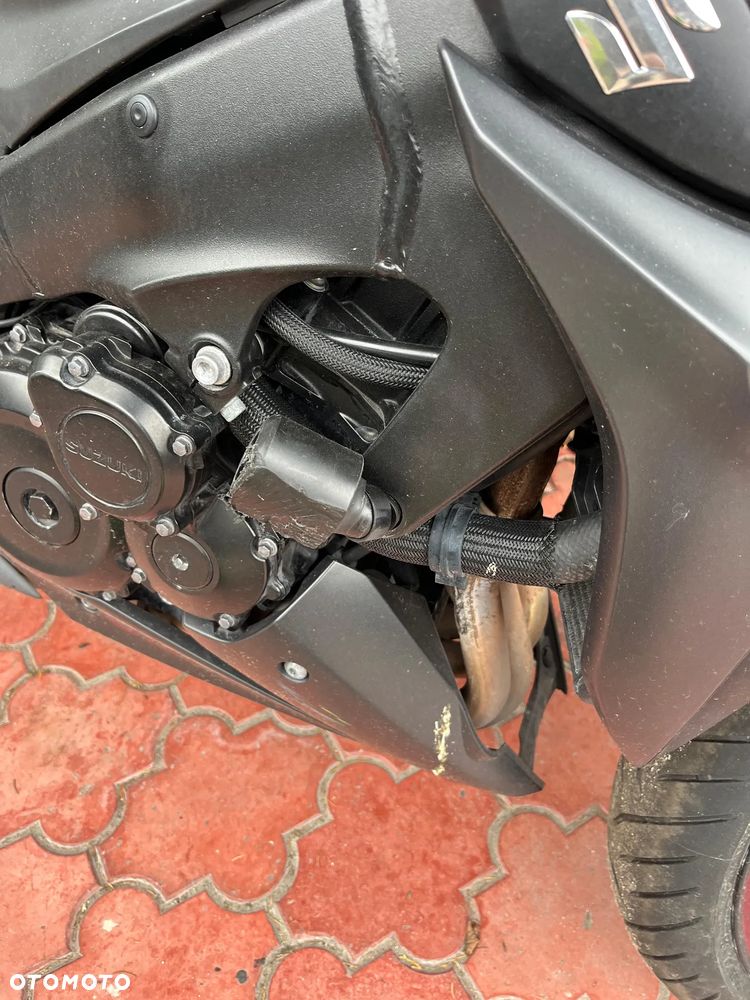 Suzuki GSX 1000 - 6