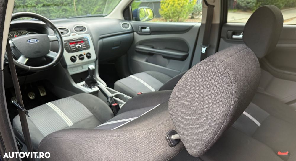 Ford Focus 1.6 16V Trend - 37