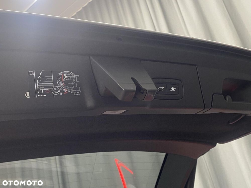 Volvo V90 Cross Country - 12