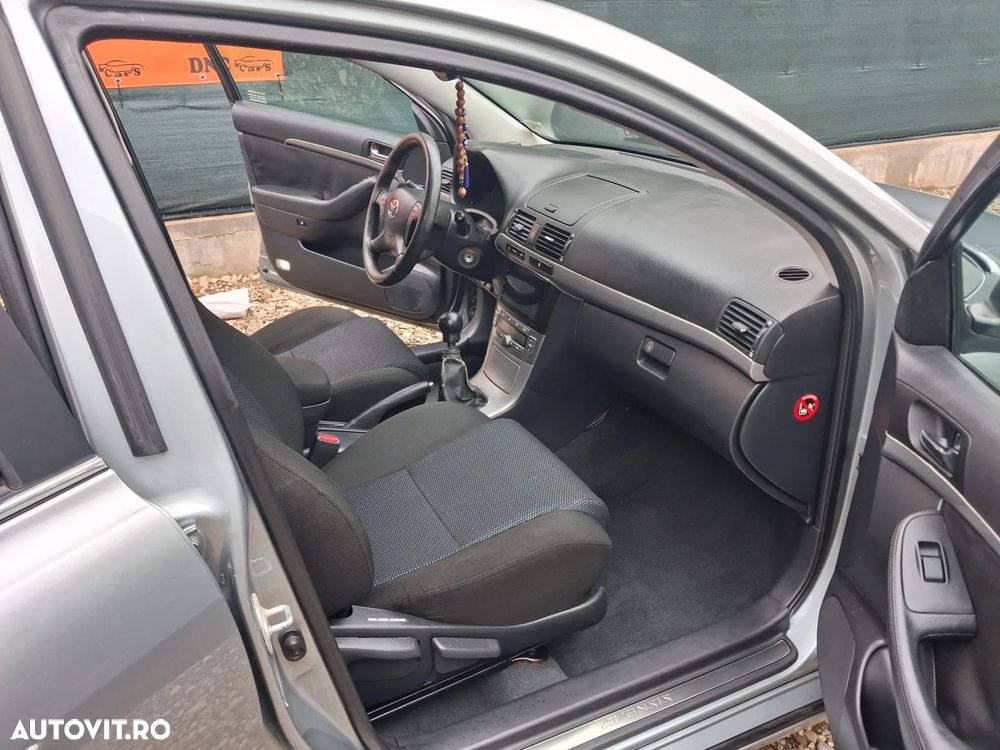Toyota Avensis 2.0 D-4D Executive - 7