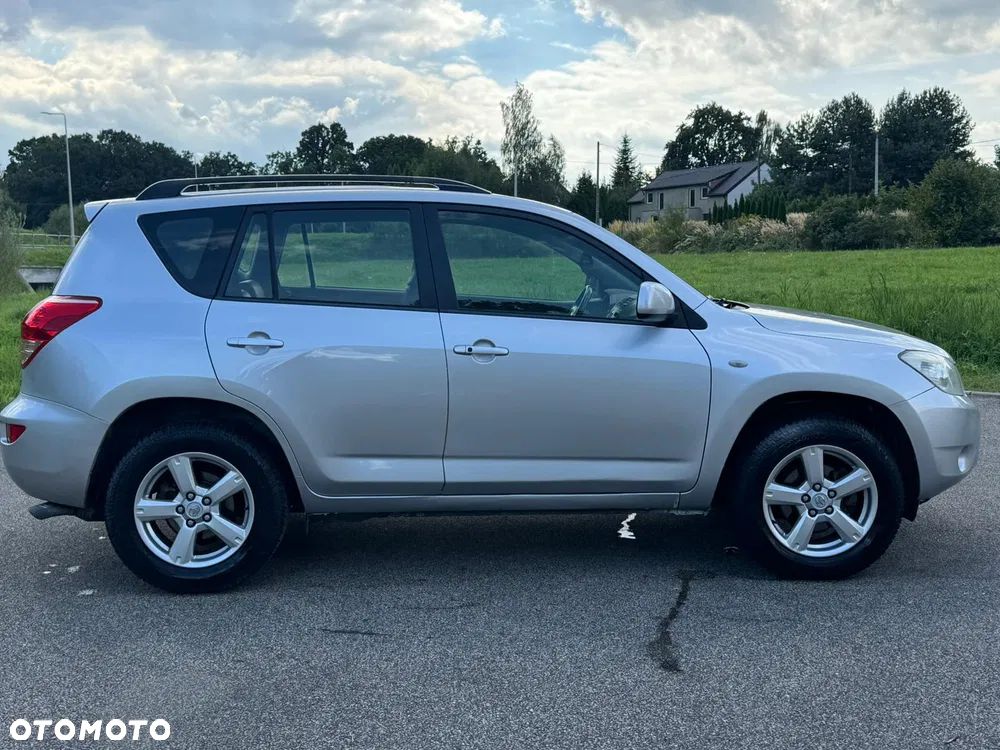 Toyota RAV4 - 8
