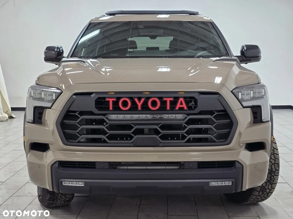 Toyota Sequoia - 4