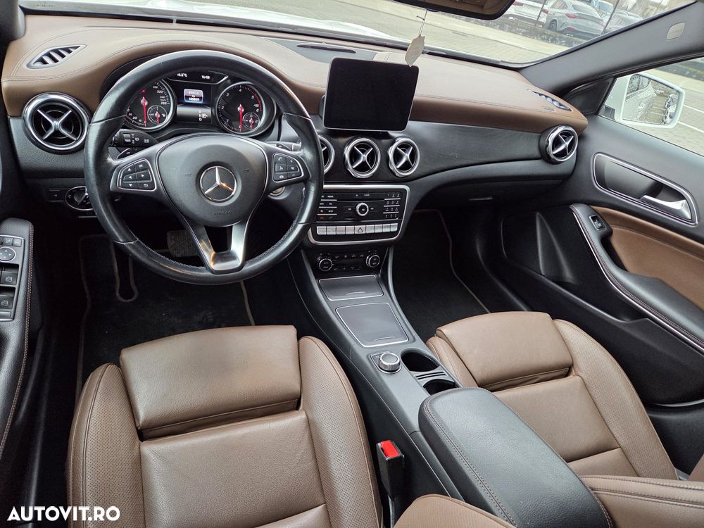 Mercedes-Benz GLA 200 d 4MATIC Aut. - 11