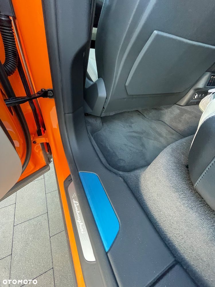 Lamborghini Urus - 17