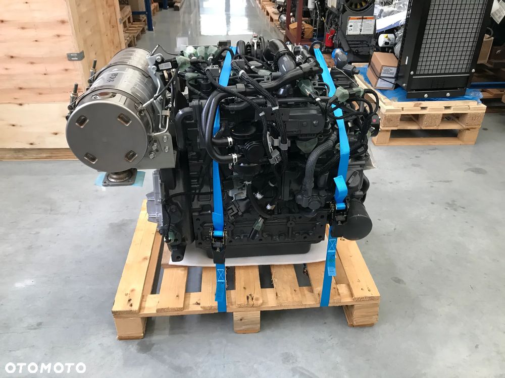 SILNIK Kubota V2403 T TURBO 47.9 kW 17000 netto - 3