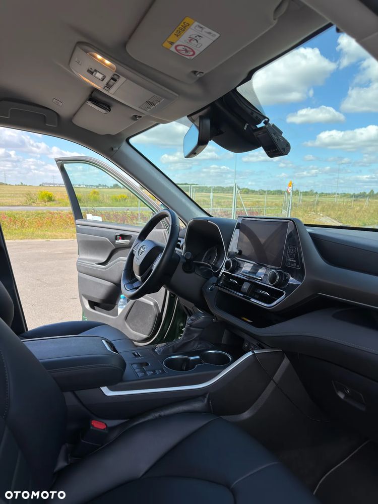 Toyota Highlander 2.5 Hybrid Comfort - 7