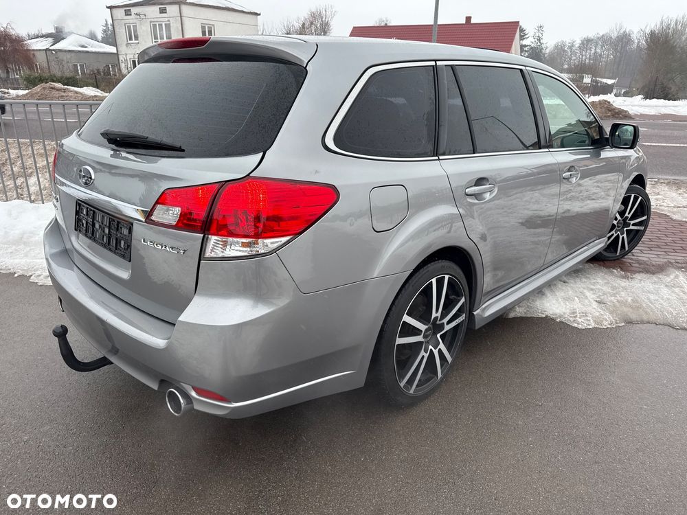 Subaru Legacy 2.5i GT - 12