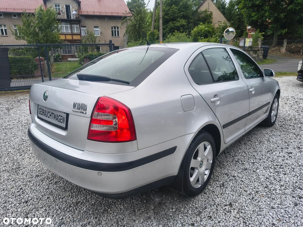 Skoda Octavia 1.6 FSI Elegance - 6