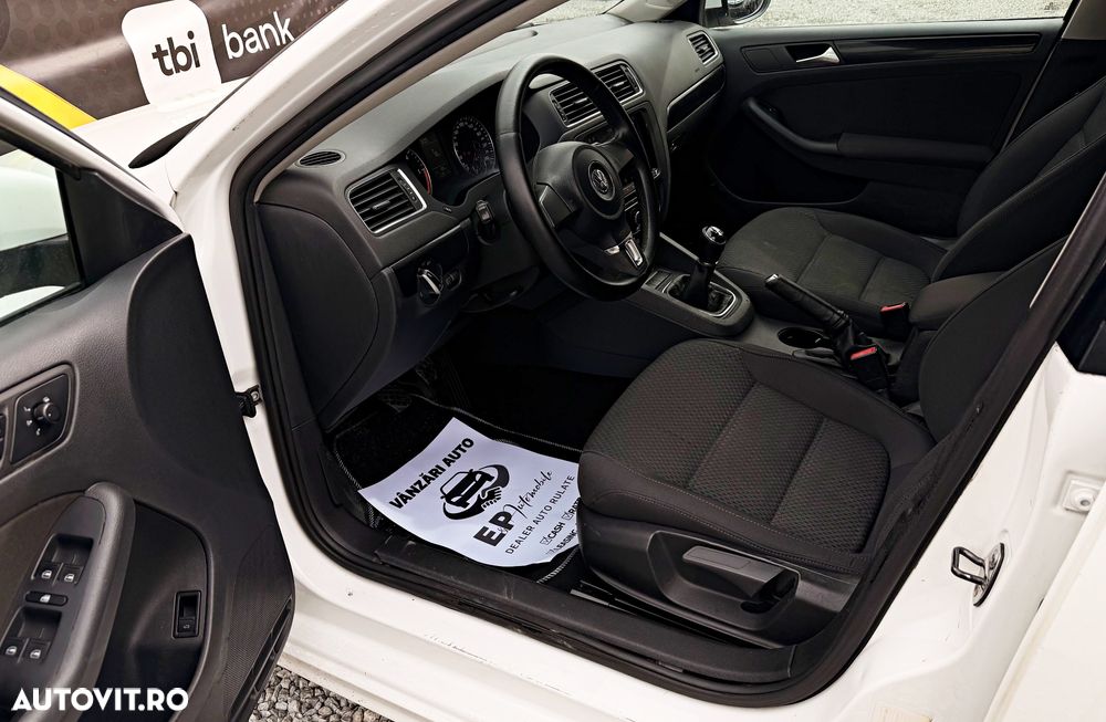 Volkswagen Jetta 1.6 TDI Comfortline - 8