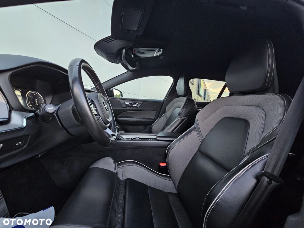 Volvo V60 D3 Geartronic R-Design - 26
