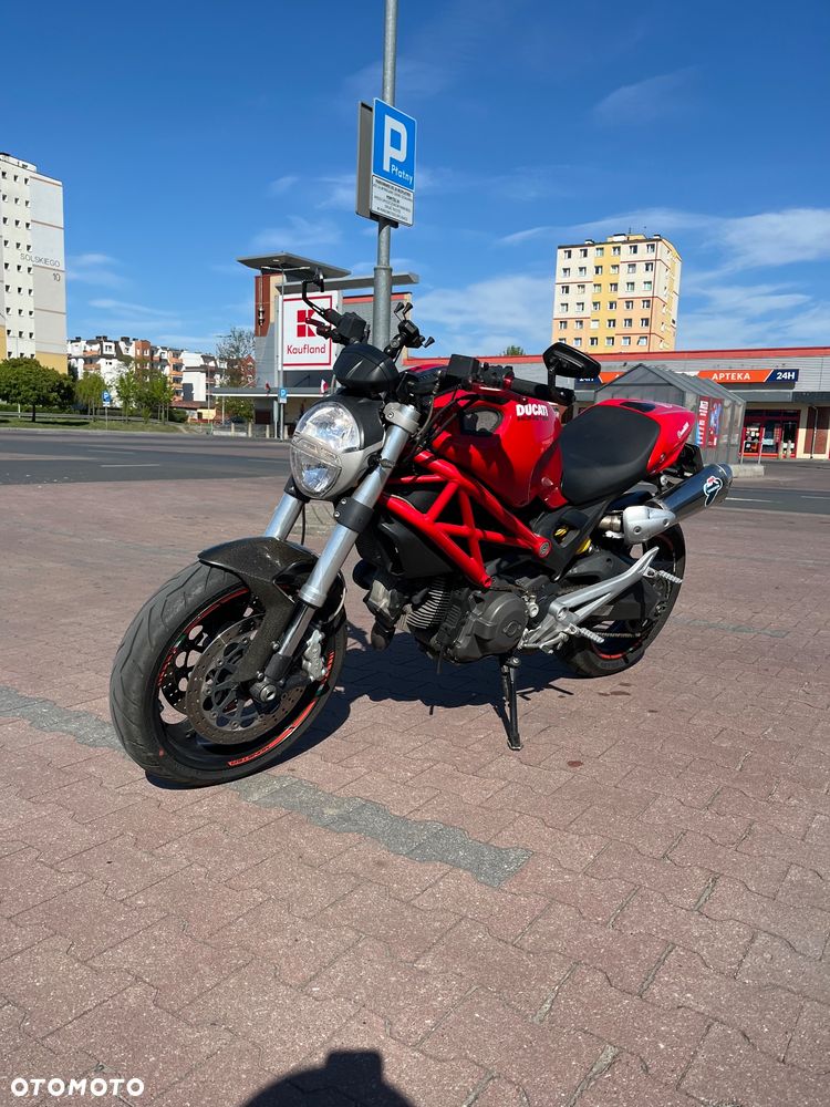Ducati 696 - 1